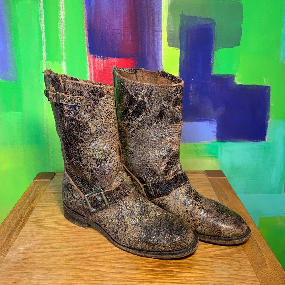 Gorgeous Distressed Vintage Shoe Company Brown Leather Mid Calf Boots. Size 6.5